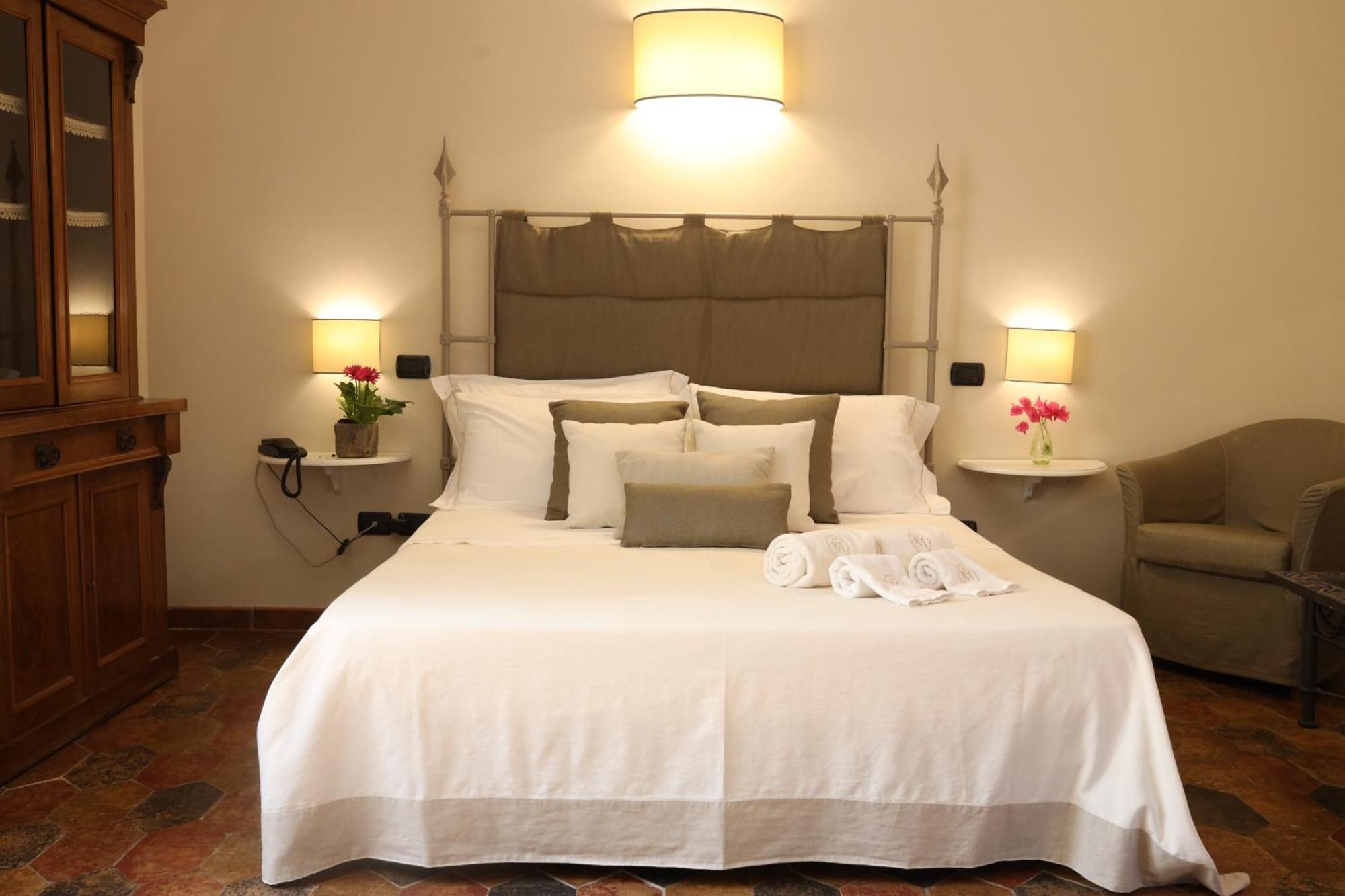 เตนูต้า โมนาเชลลิ แอนด์ มัสเซเรีย จัมเปาโล Guest House เลชเช ภายนอก รูปภาพ